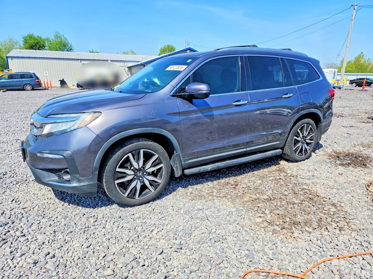 Salvage Honda Pilot Image