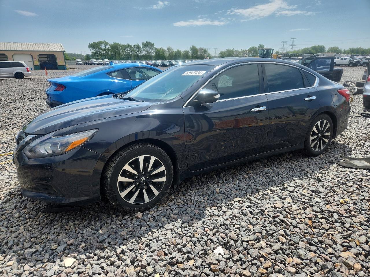 Salvage Nissan Altima Image