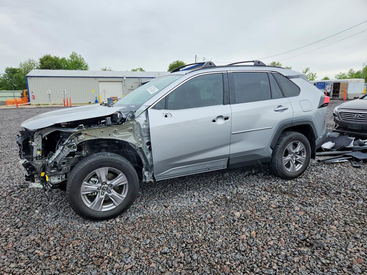 Salvage Toyota RAV4 Image