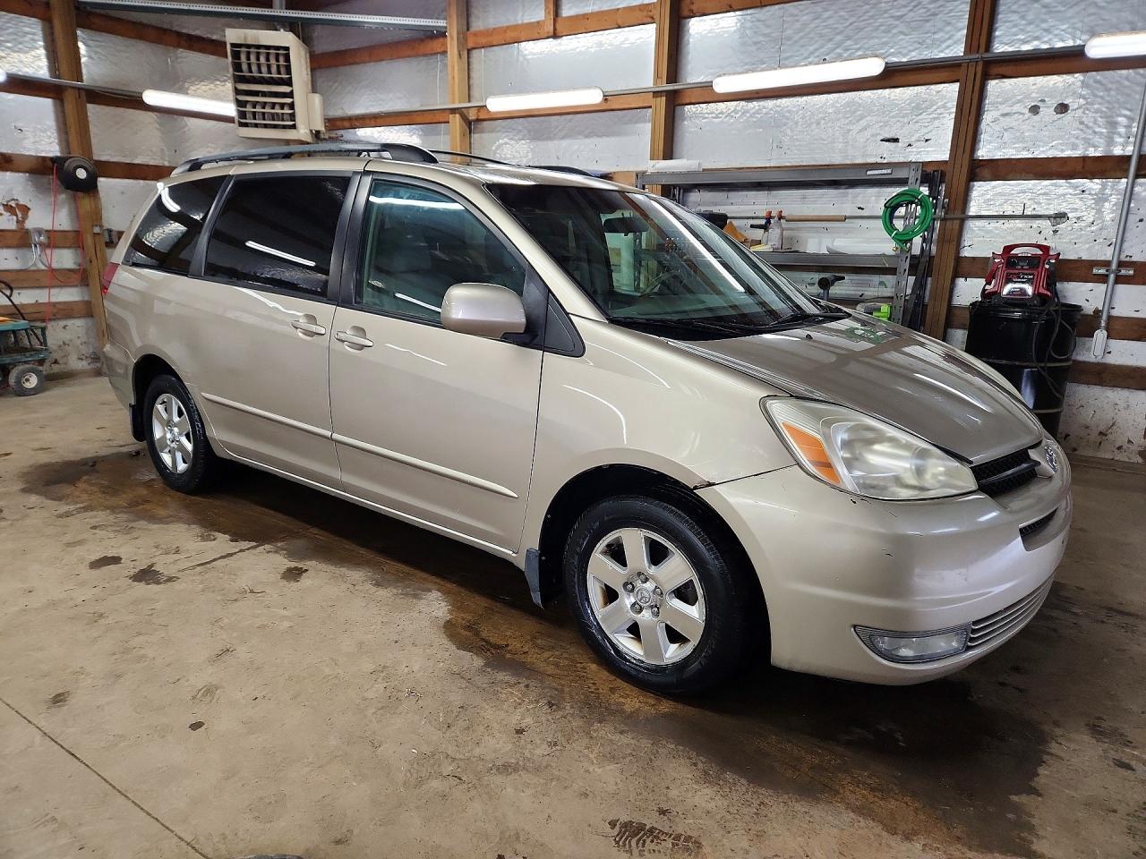 Toyota Sienna Xle 7 Passenger