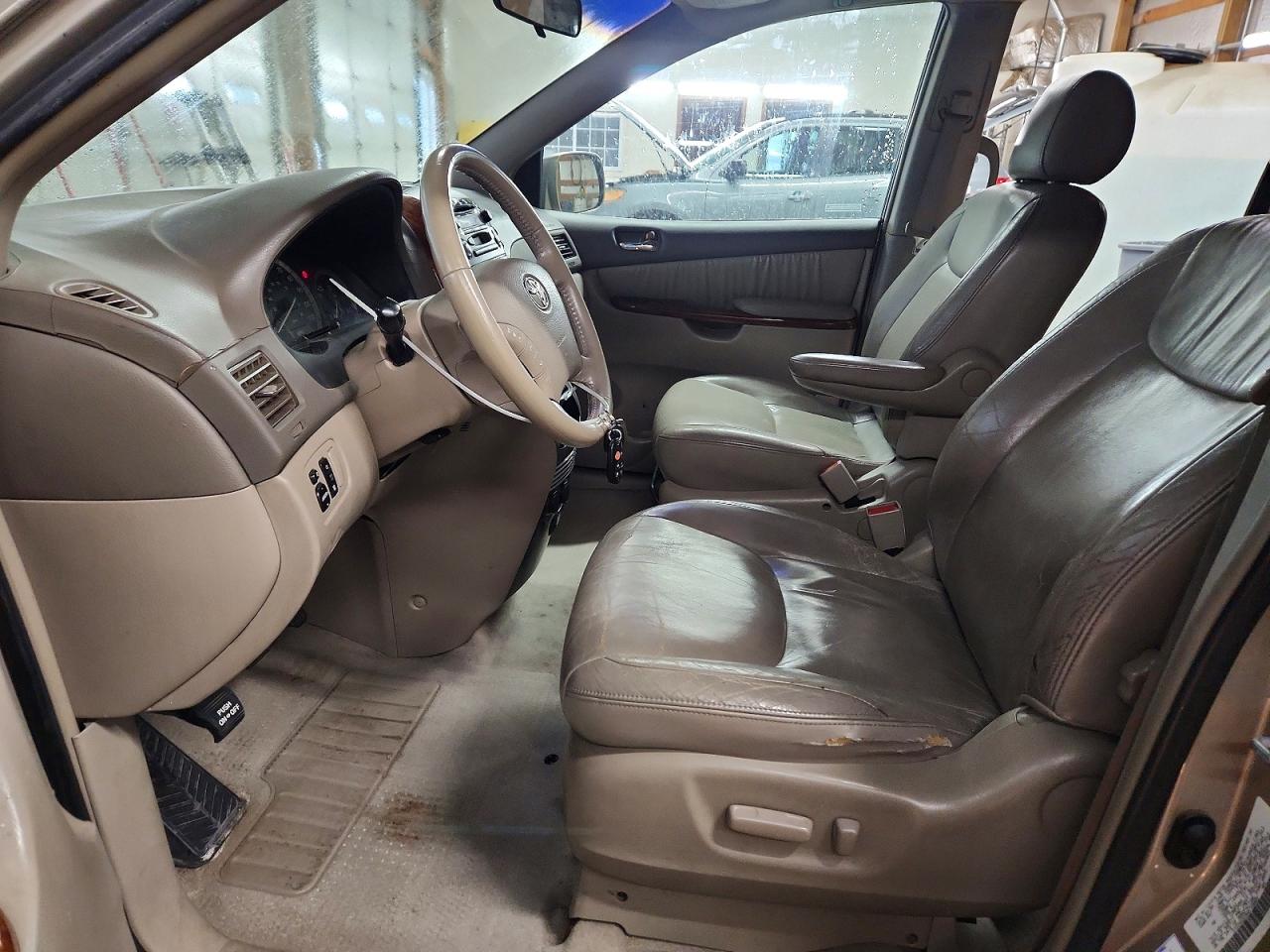 Toyota Sienna Xle 7 Passenger