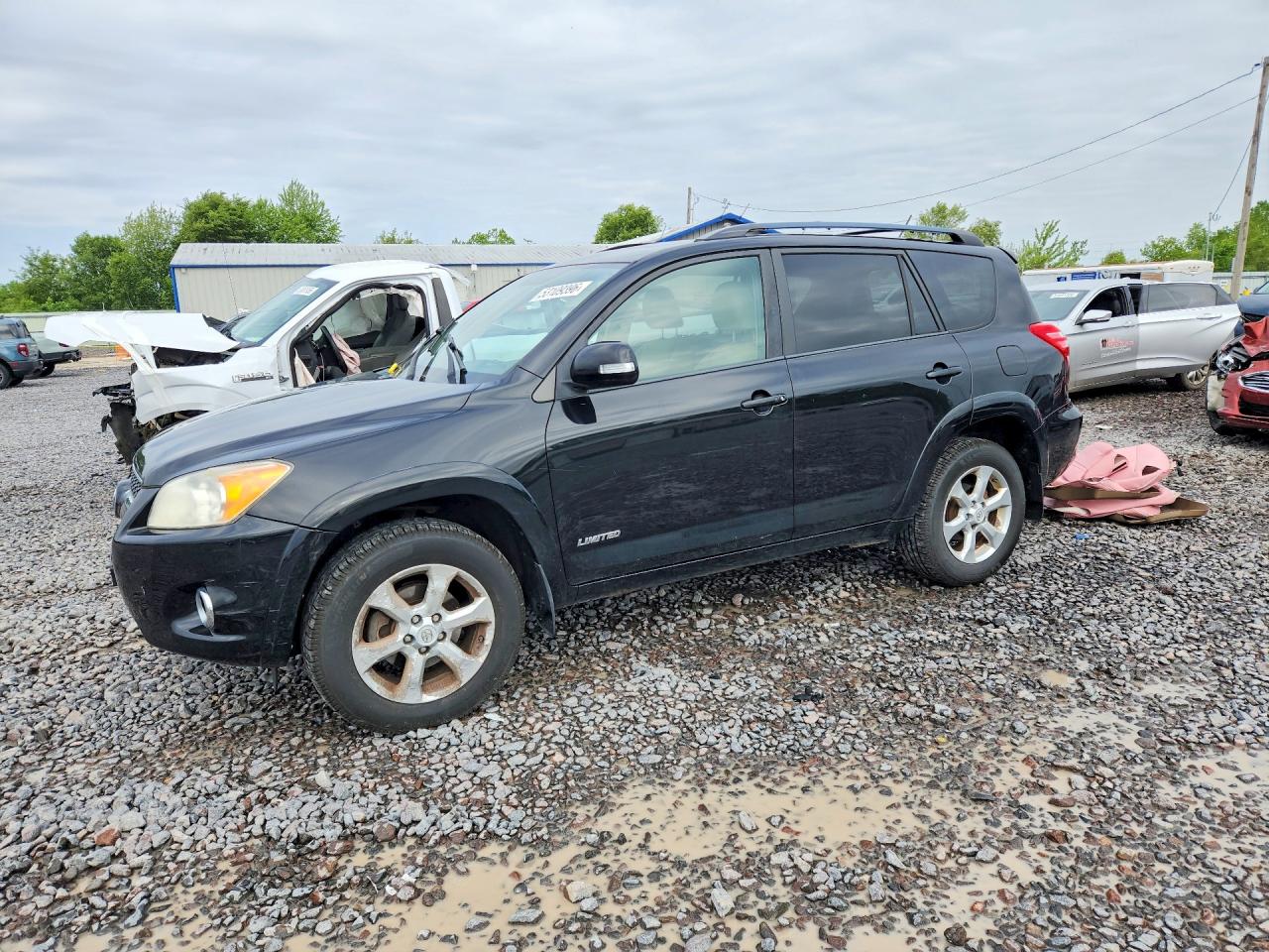 Salvage Toyota RAV4 Image