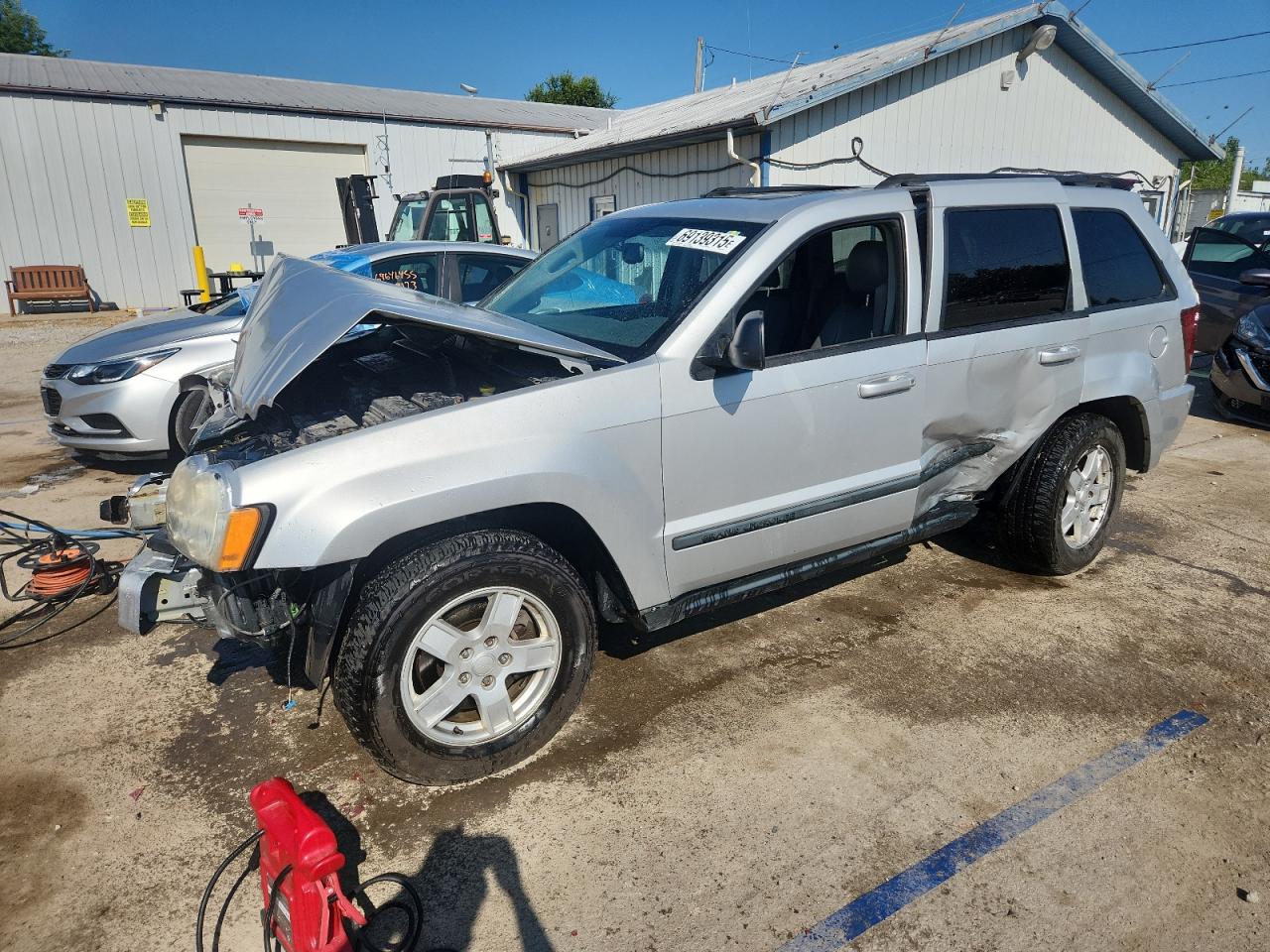 Salvage Jeep Cherokee Image