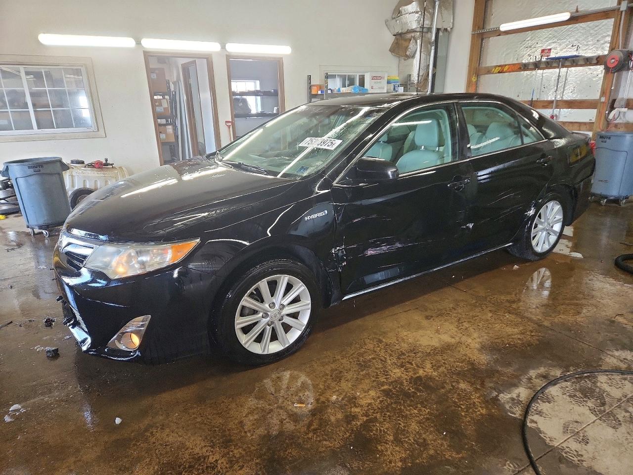 Salvage Toyota Camry Image