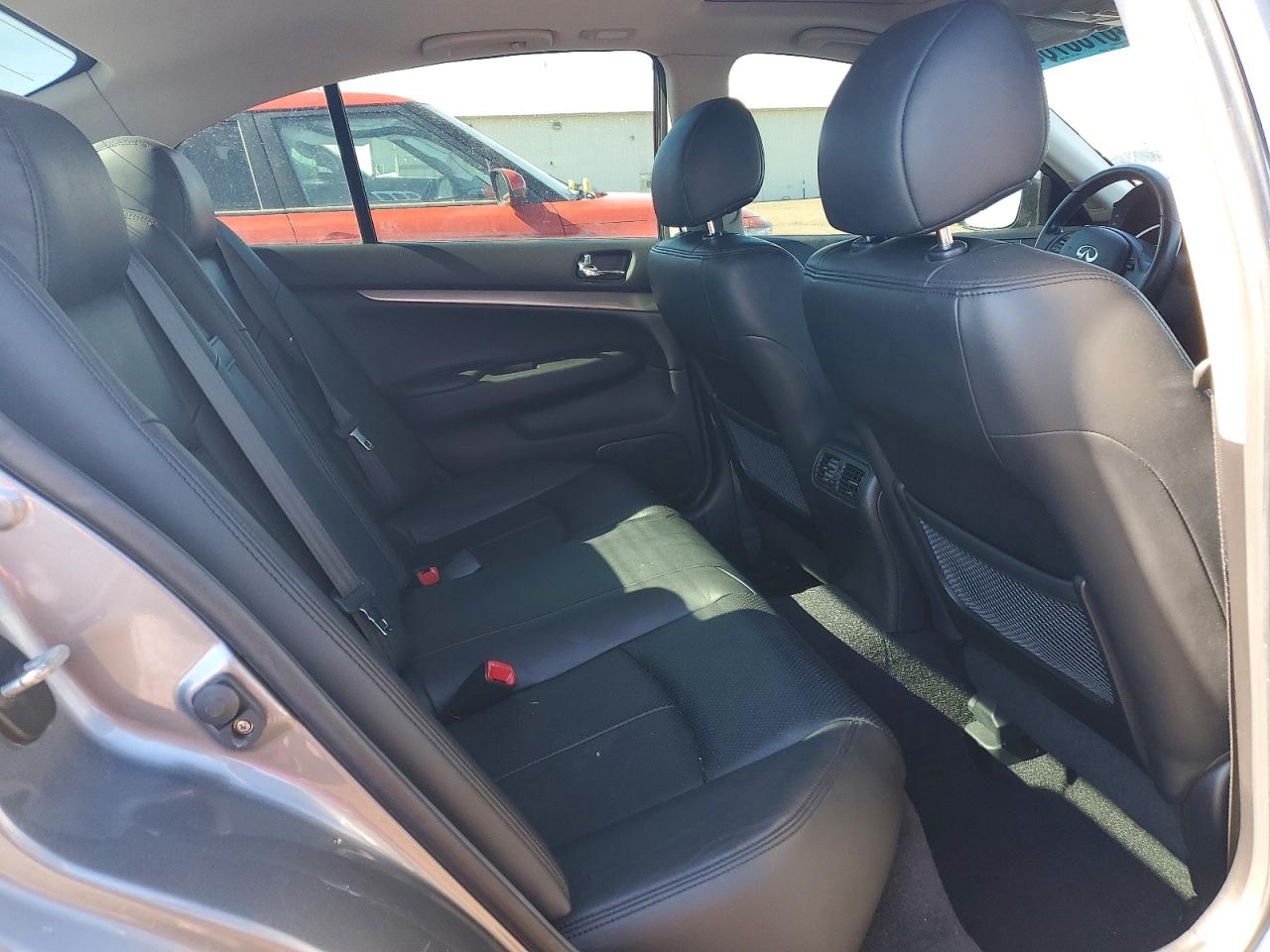 INFINITI G37 X