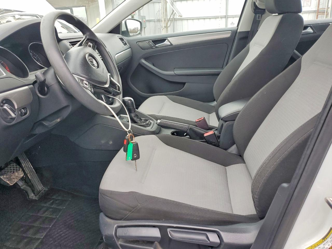 Volkswagen Jetta S