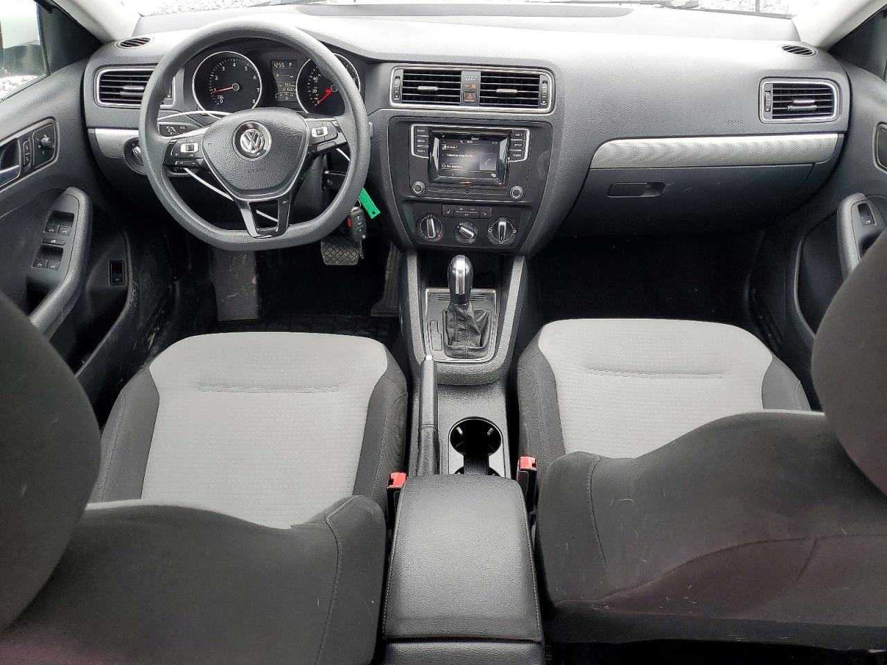 Volkswagen Jetta S