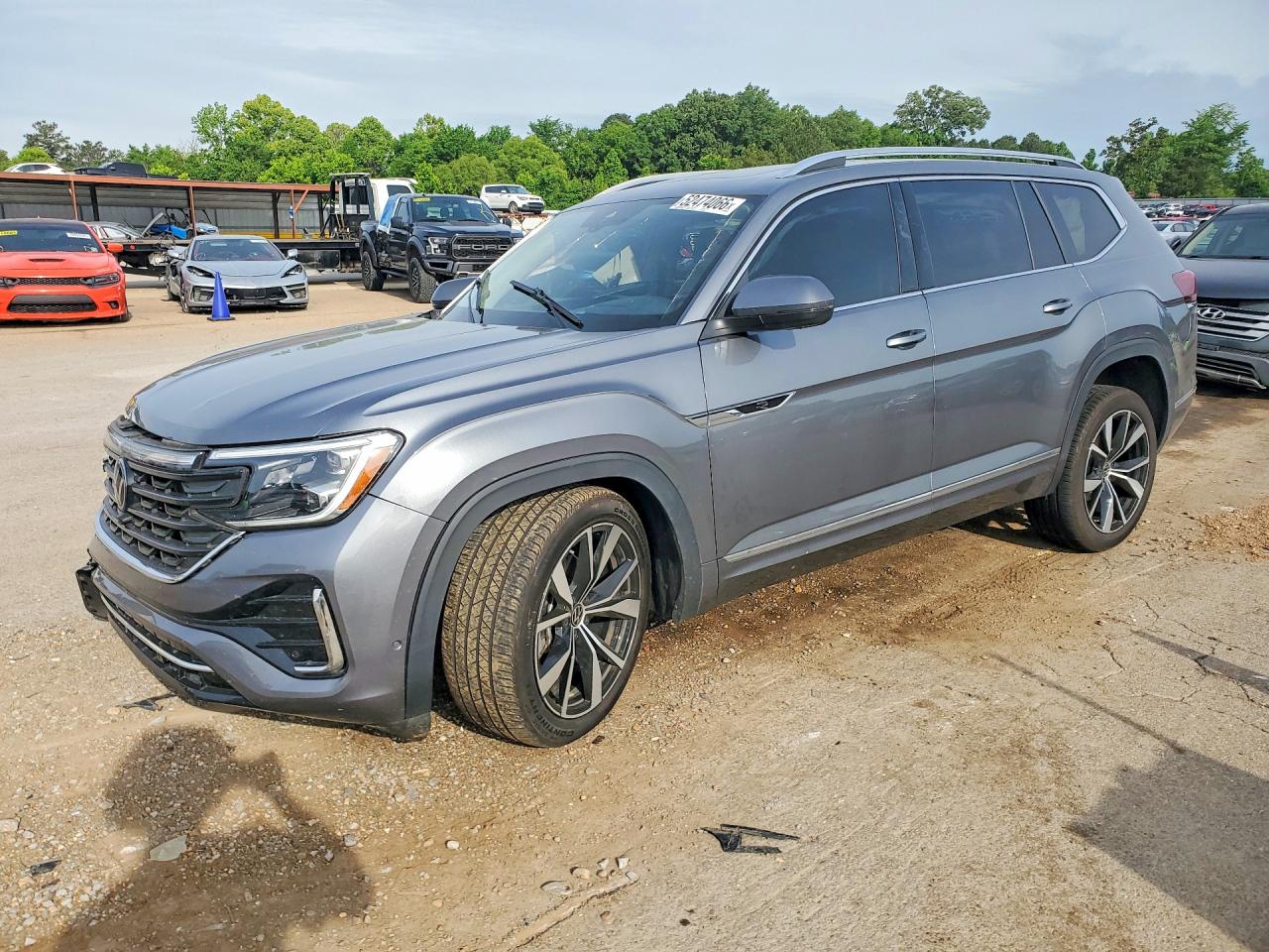 Salvage Volkswagen Atlas Image