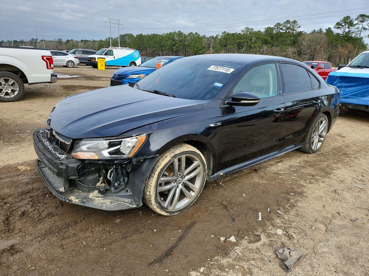 Salvage Volkswagen Passat Image