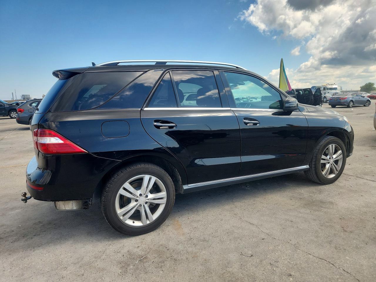 Mercedes-Benz M-Class 350