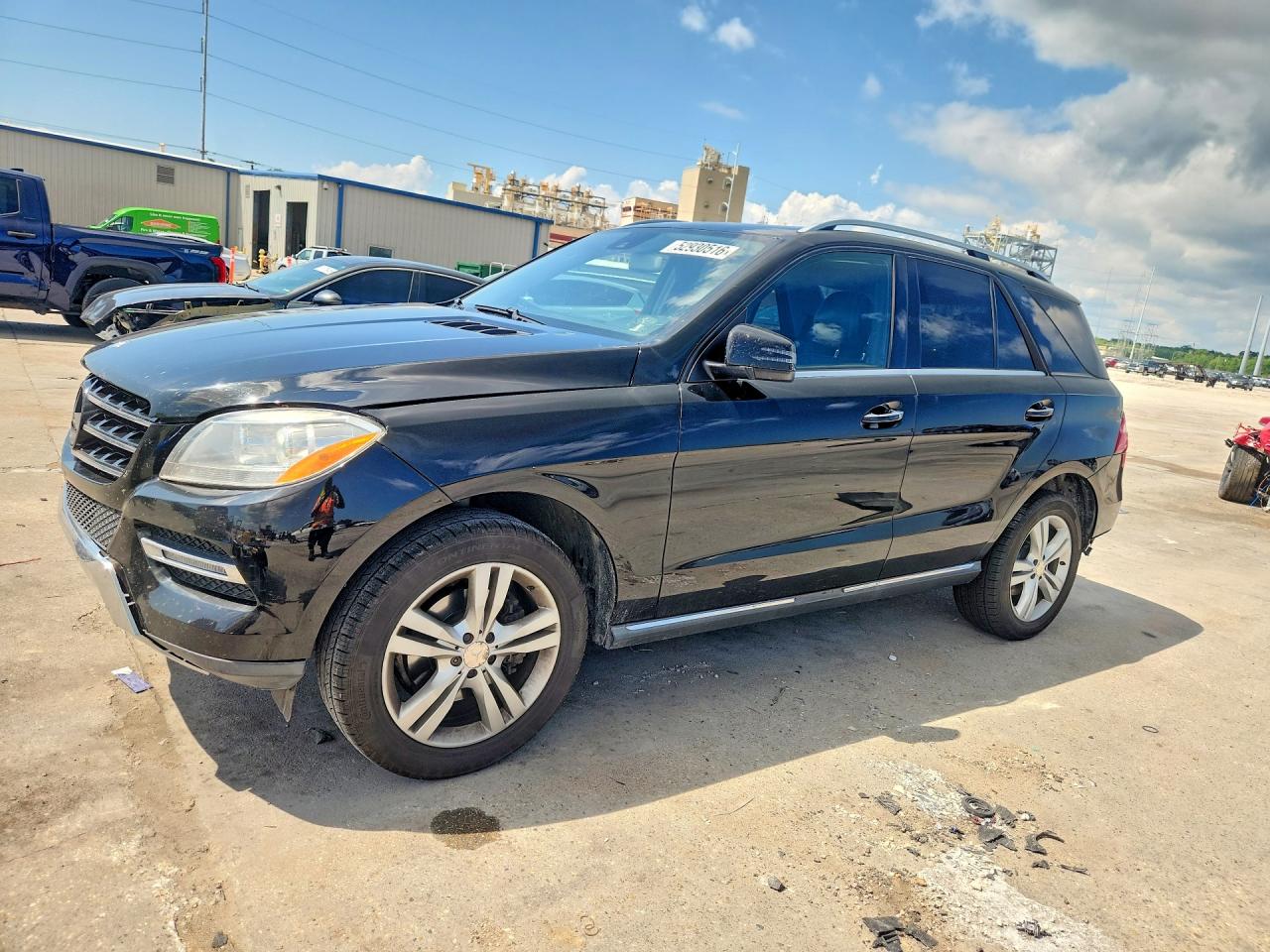 Salvage Mercedes-Benz M-Class Image