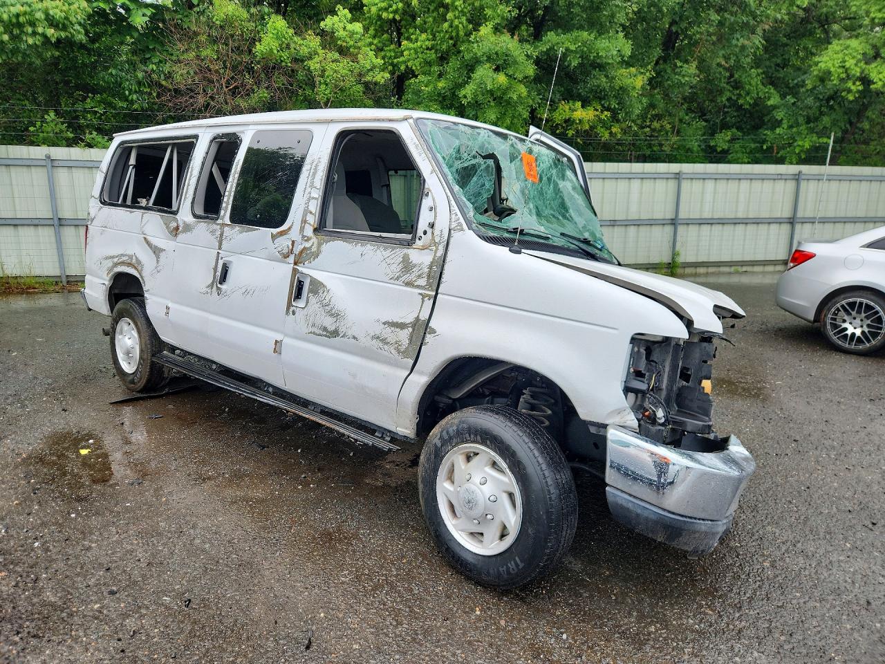 Ford Econoline E350 Super Duty Wagon