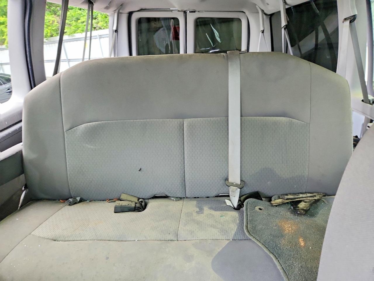 Ford Econoline E350 Super Duty Wagon