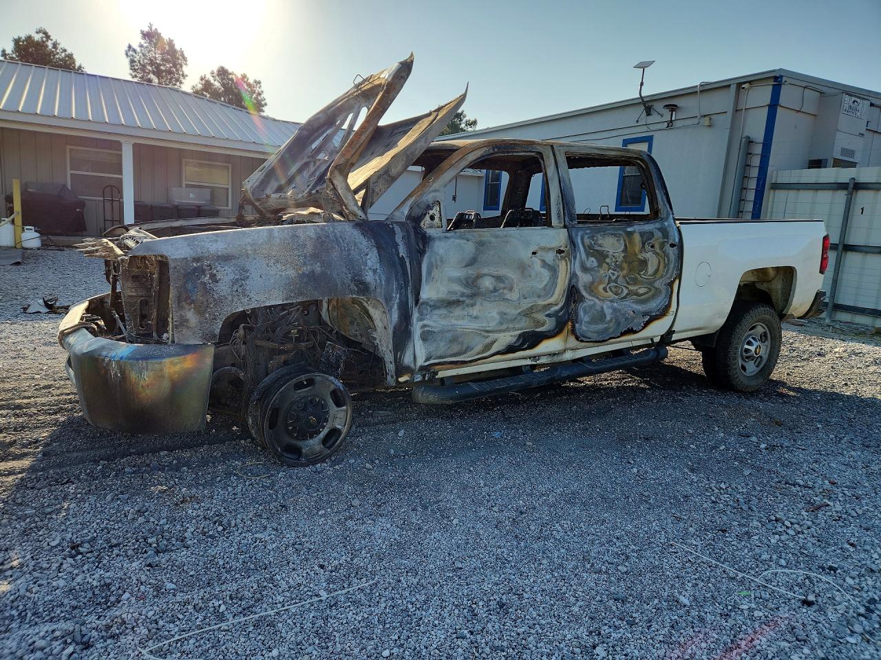 Salvage Chevrolet Silverado Image
