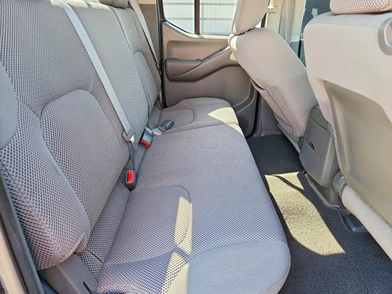 Nissan Frontier S