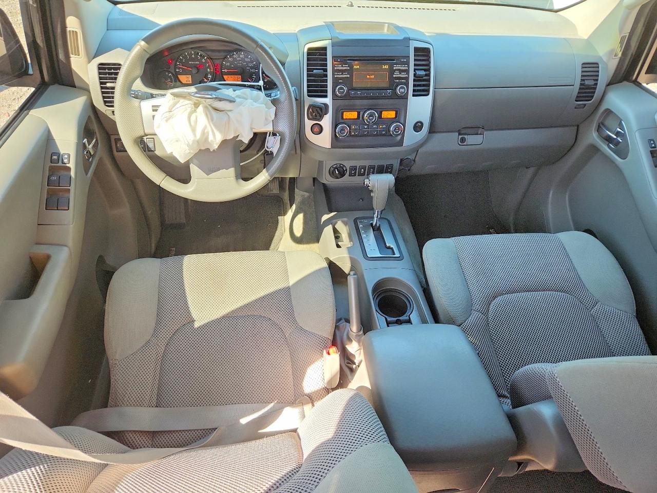 Nissan Frontier S