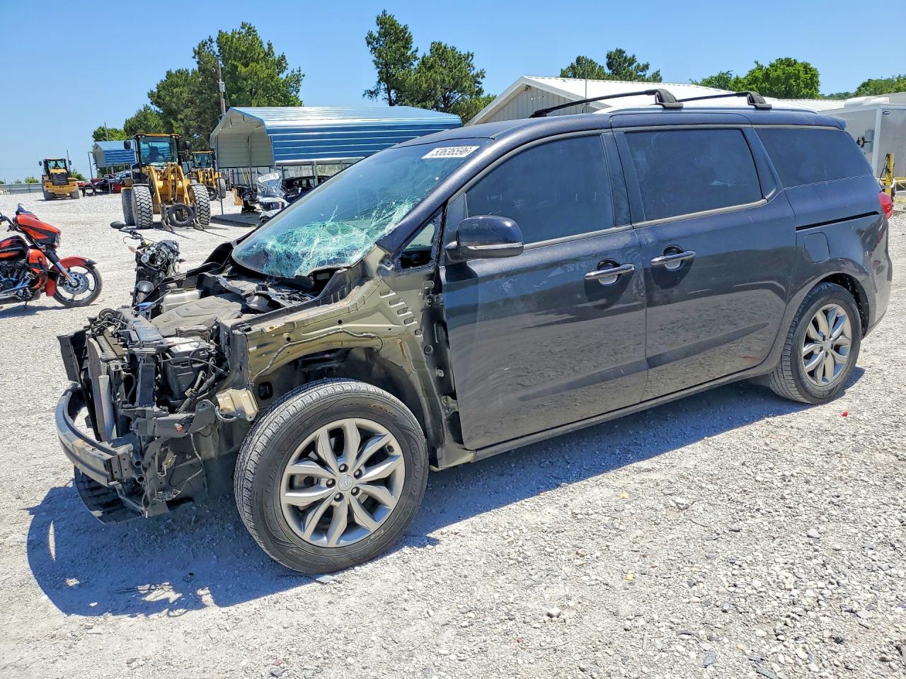 Salvage Kia Sedona Image