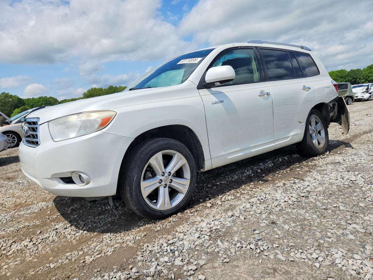 Salvage Toyota Highlander Image