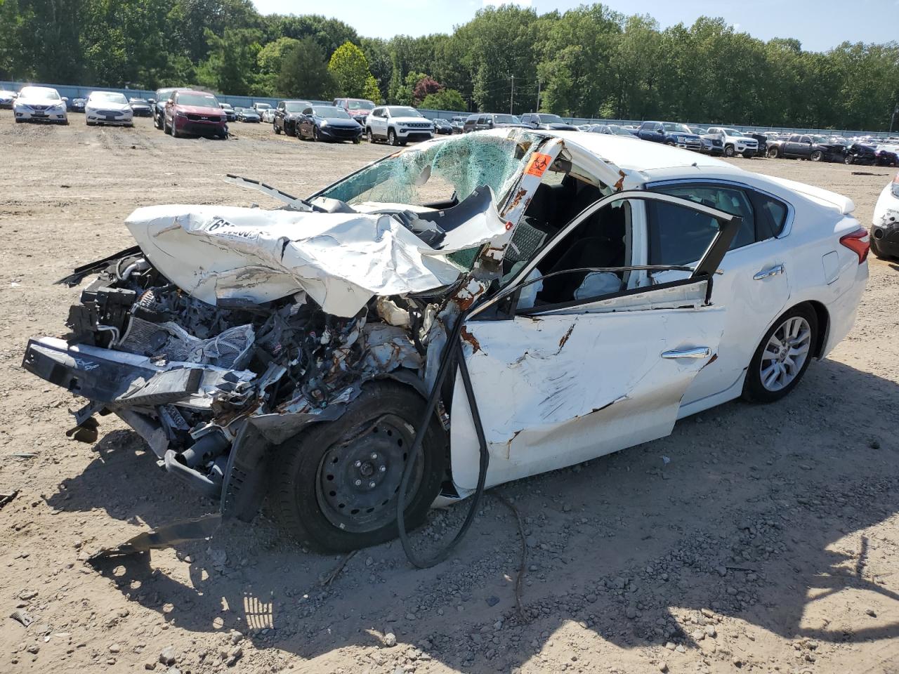 Salvage Nissan Altima Image