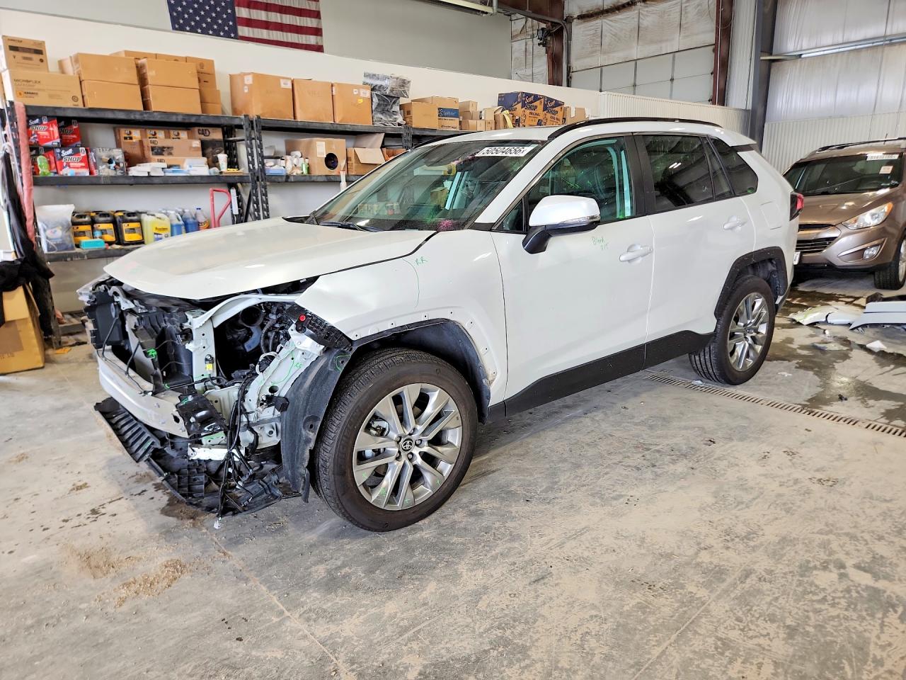Salvage Toyota RAV4 Image