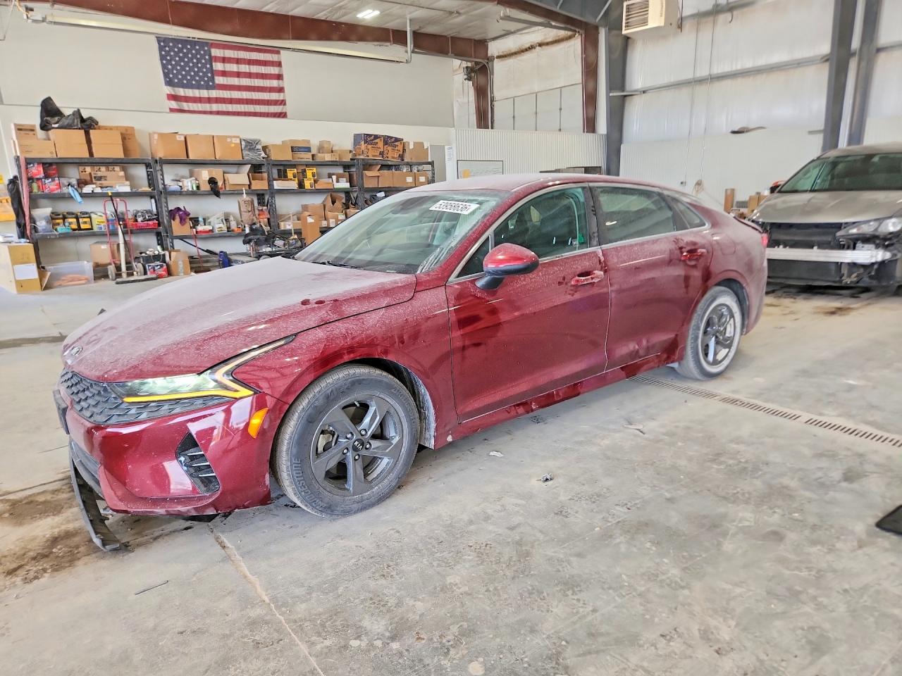 Salvage Kia K5 Image