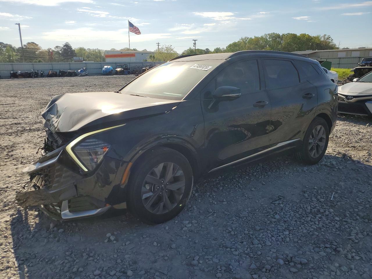 Salvage Kia Sportage Image