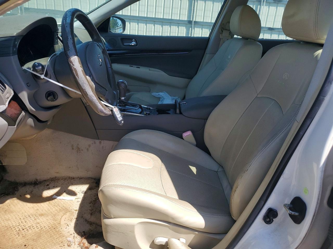 INFINITI G37 X