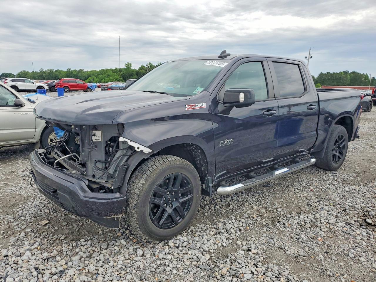 Salvage Chevrolet Silverado Image