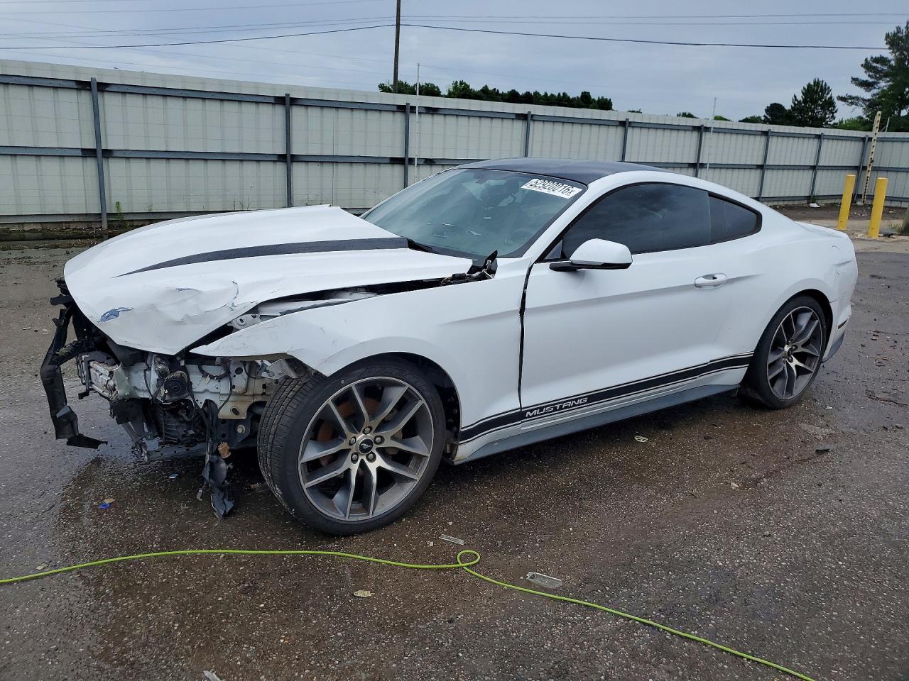 Salvage Ford Mustang Image