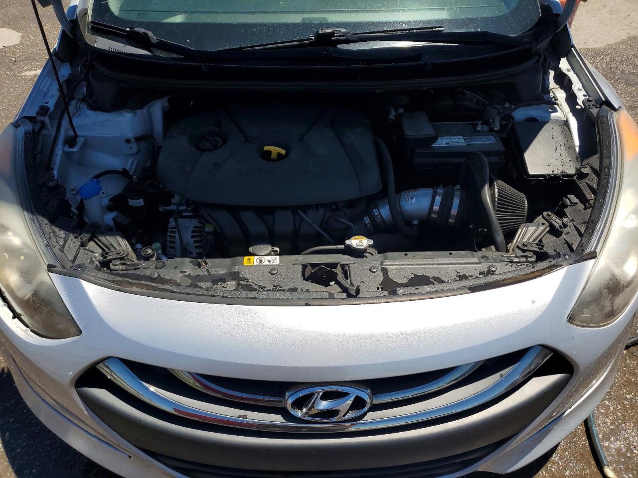 Hyundai ELANTRA Base