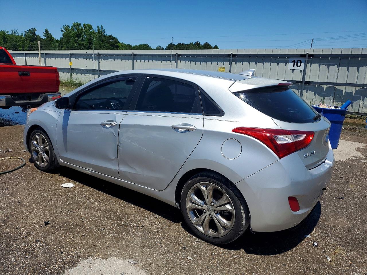 Hyundai ELANTRA Base