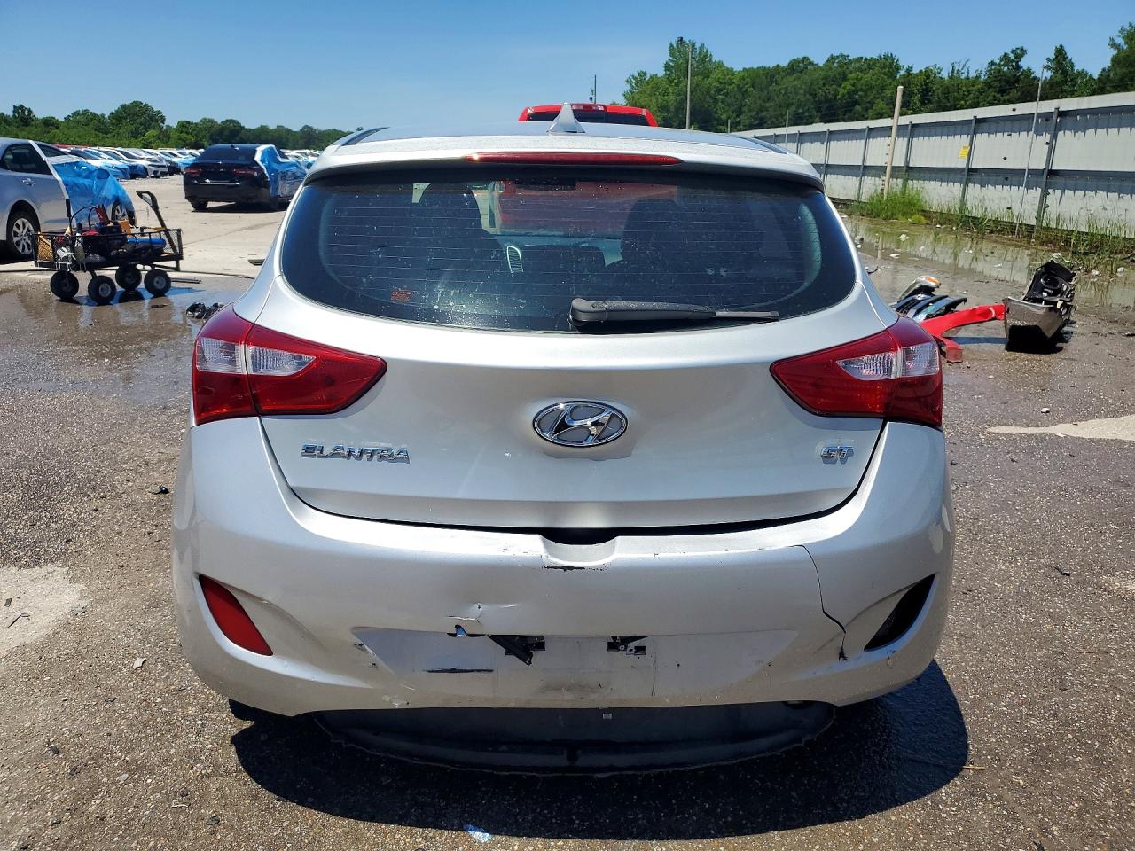 Hyundai ELANTRA Base