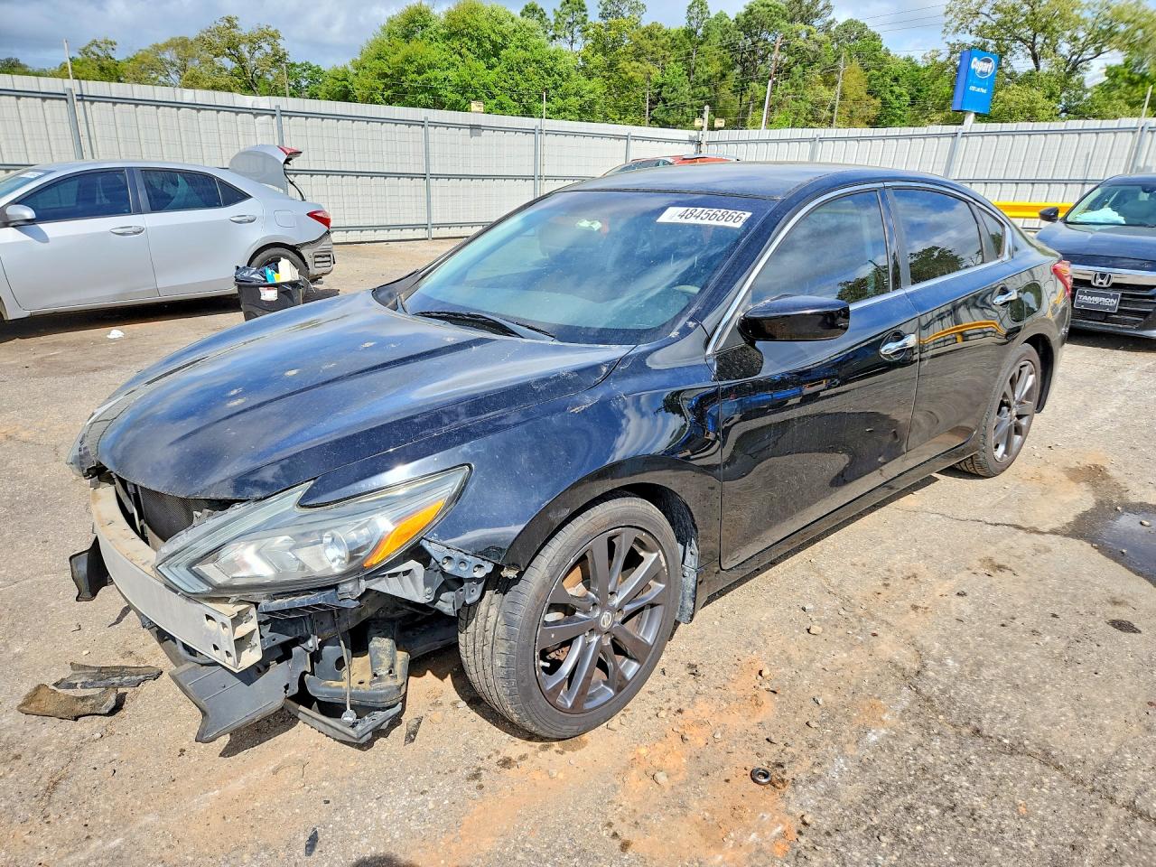 Salvage Nissan Altima Image