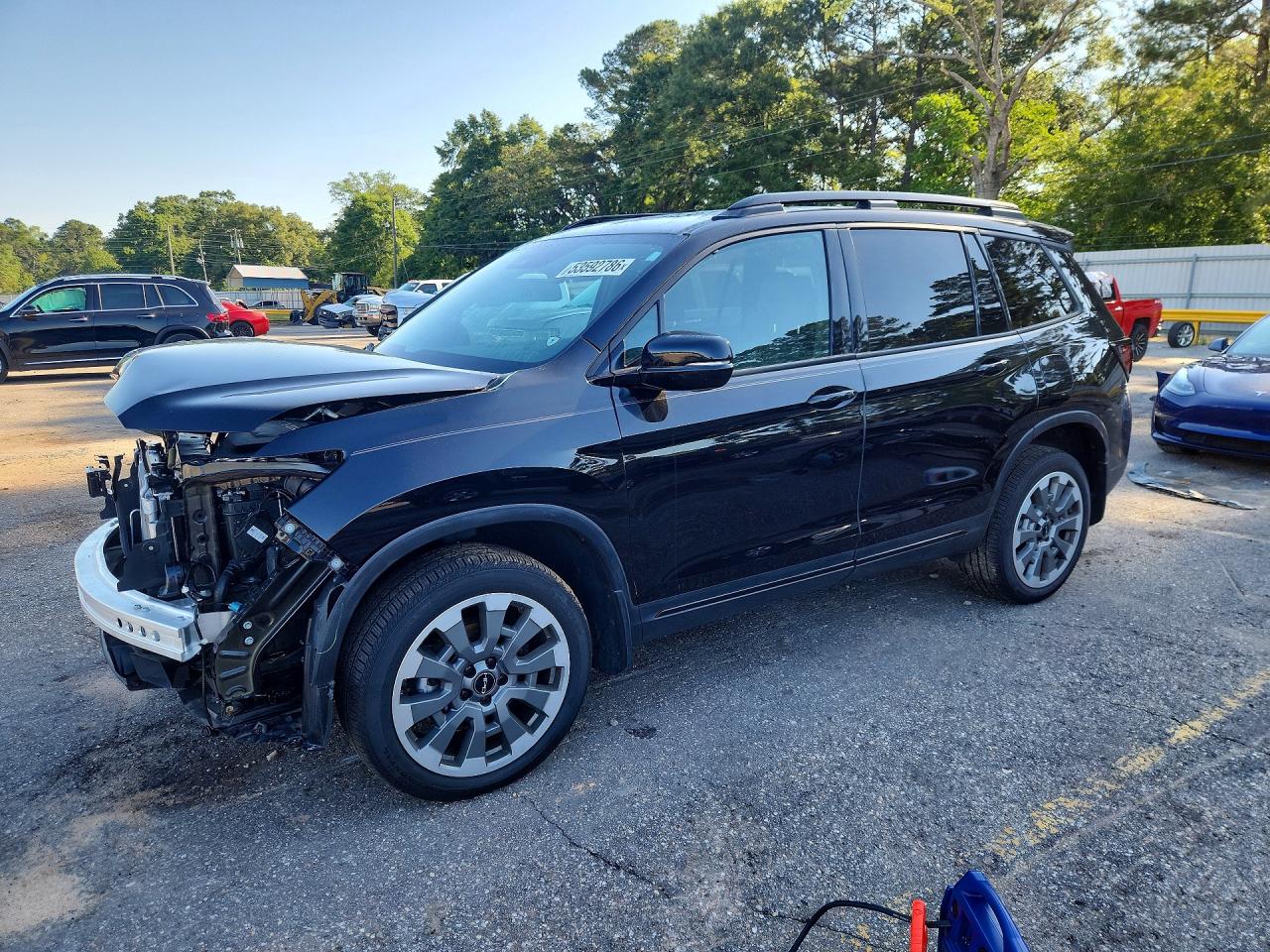 Salvage Honda Passport B Image