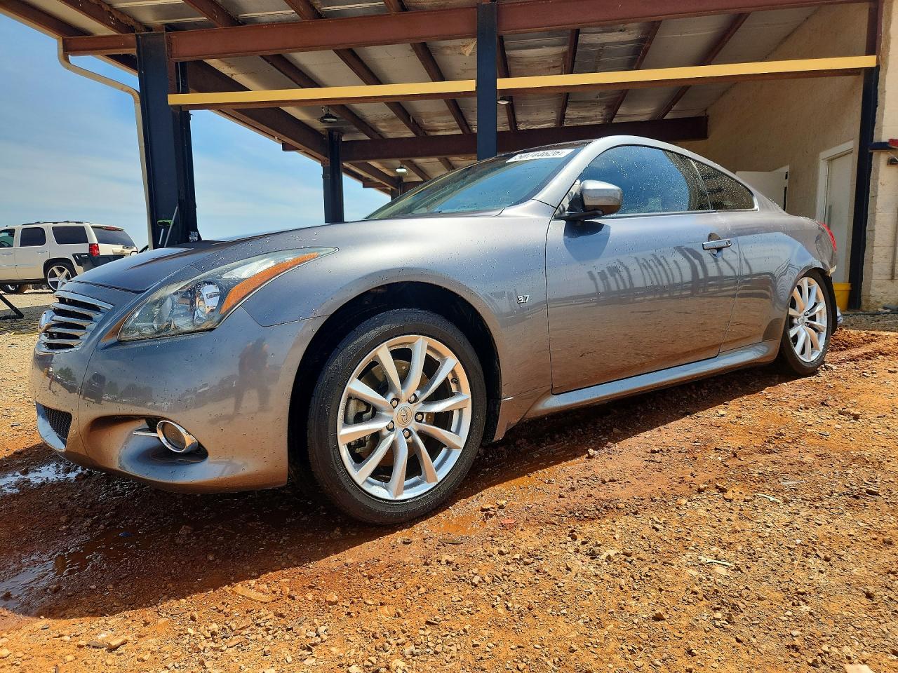Salvage INFINITI Q60 Coupe Image