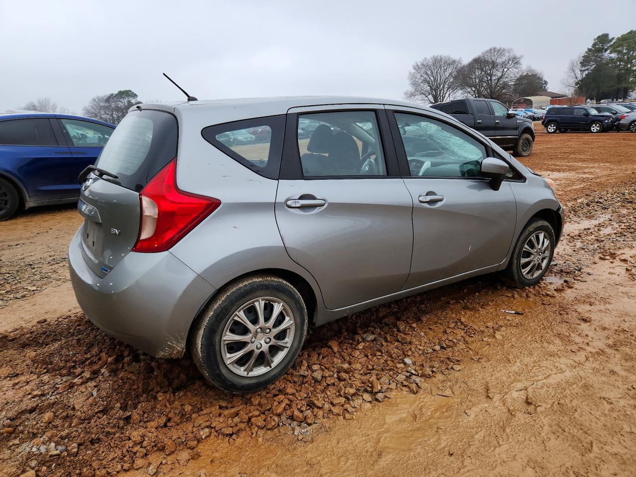 Nissan Versa S
