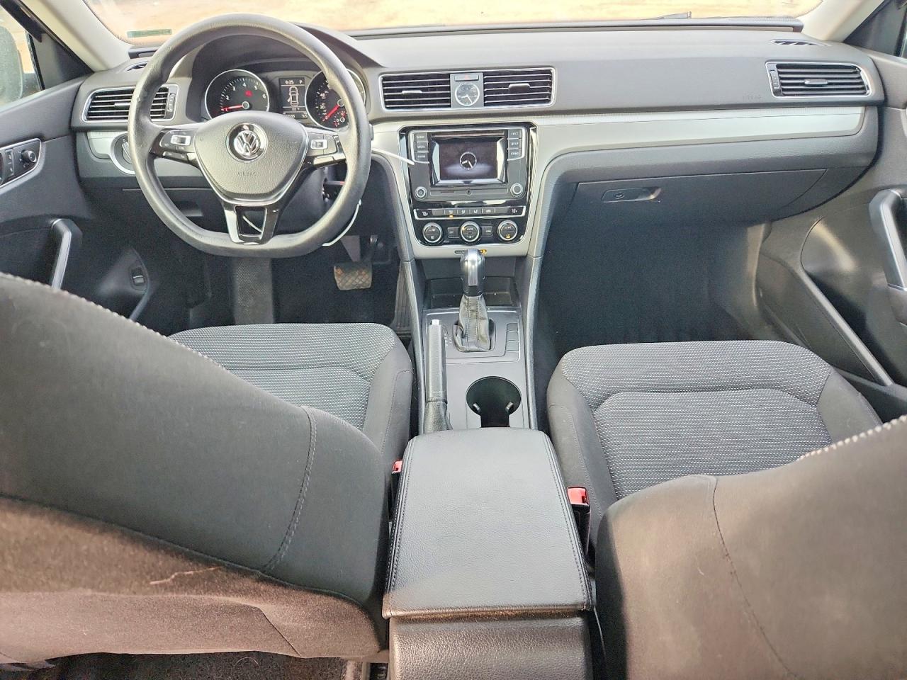 Volkswagen Passat S