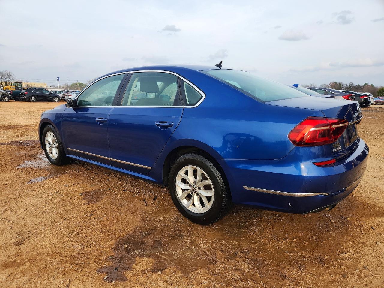 Volkswagen Passat S