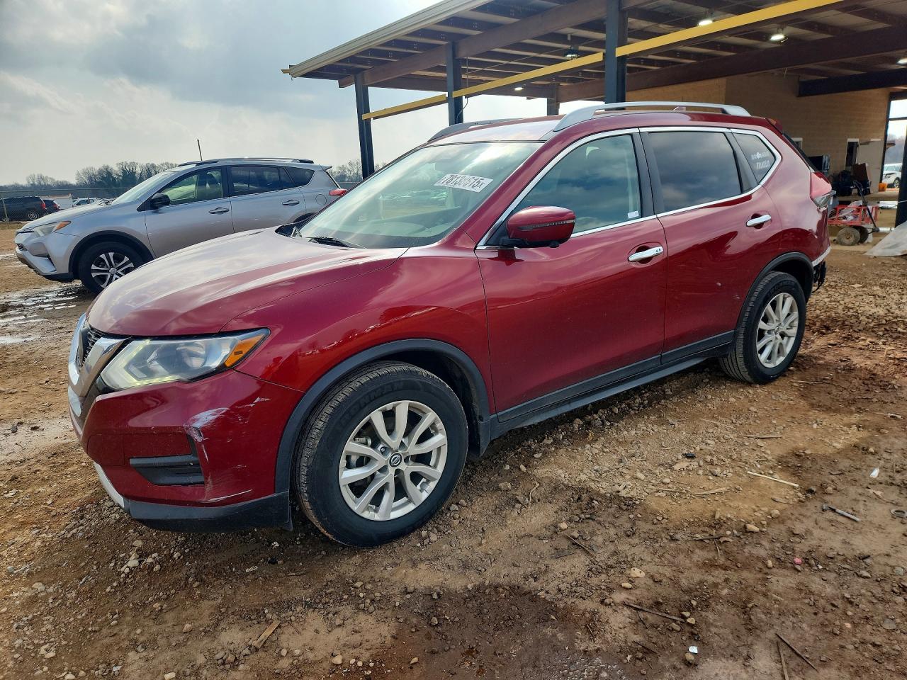 Salvage Nissan Rogue Image