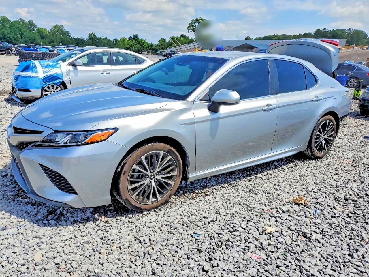 Salvage Toyota Camry Image