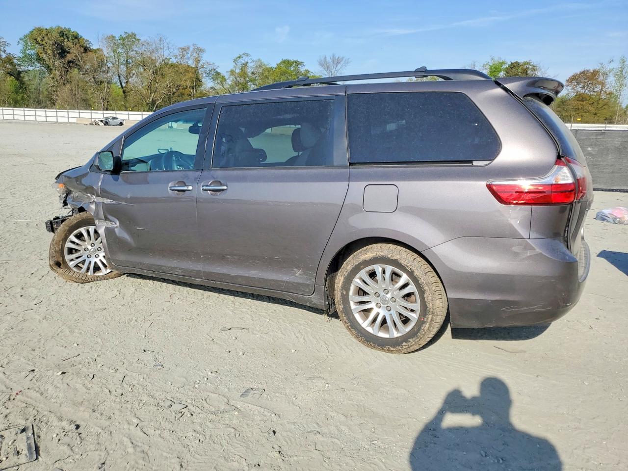 Toyota Sienna Xle 8-passenger