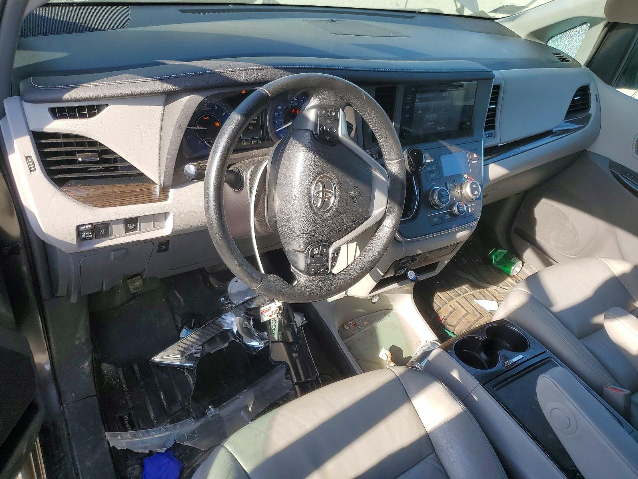 Toyota Sienna Xle 8-passenger