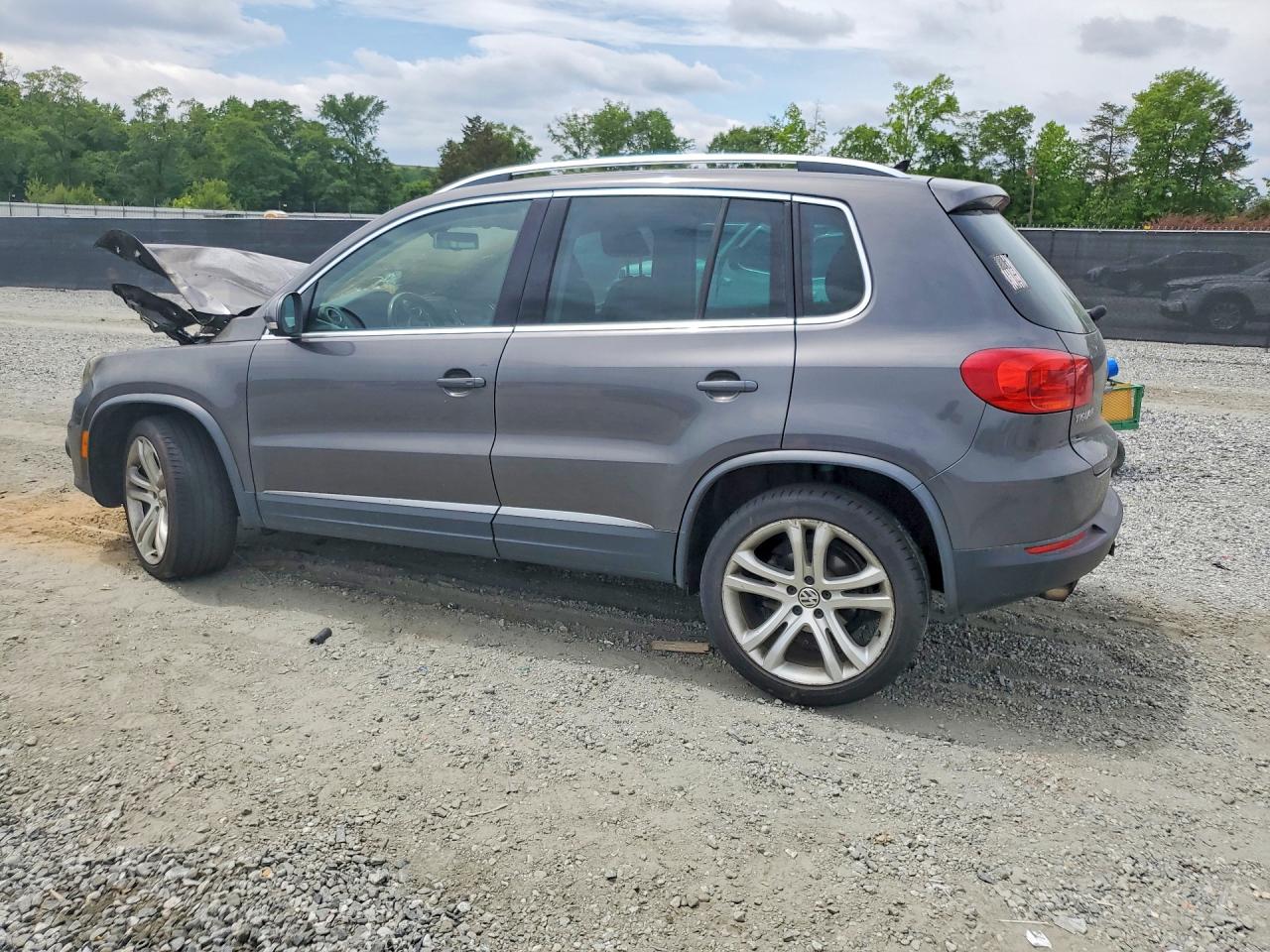 Volkswagen Tiguan S
