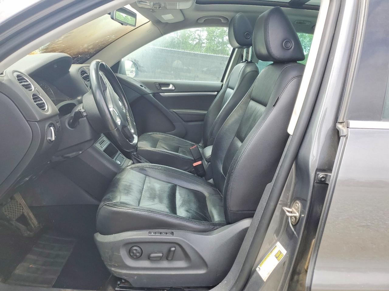 Volkswagen Tiguan S