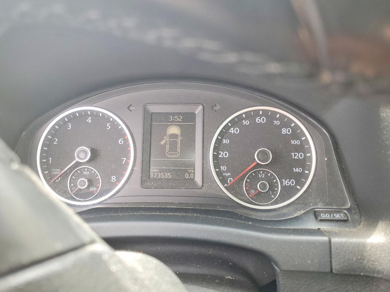 Volkswagen Tiguan S