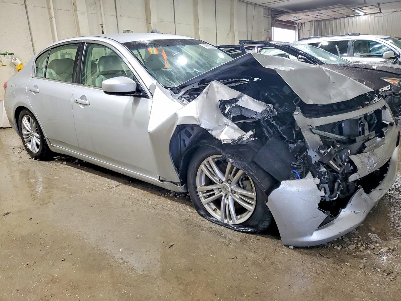 INFINITI G25 Base