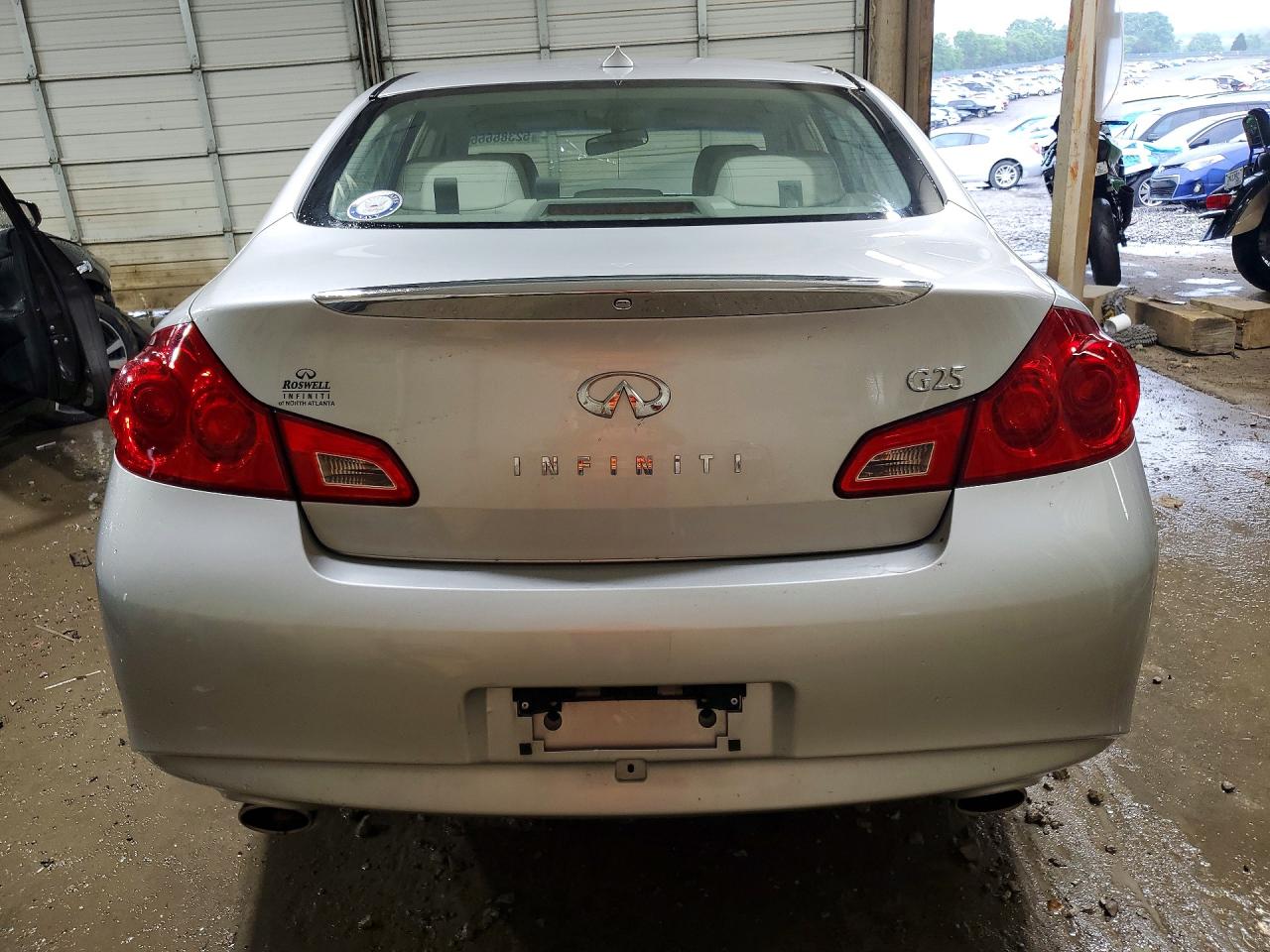 INFINITI G25 Base