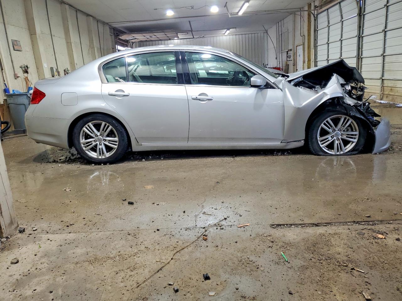 INFINITI G25 Base