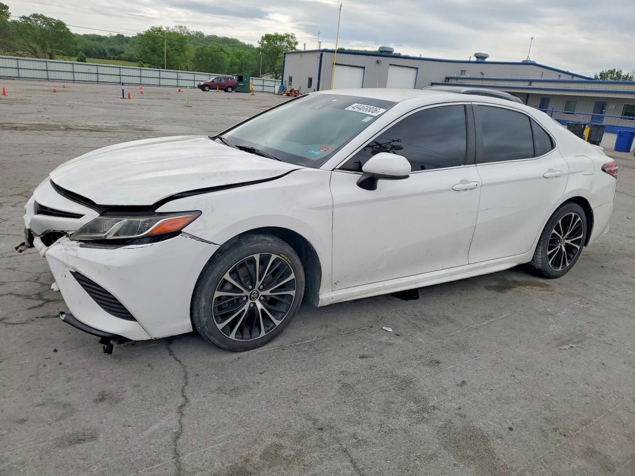 Salvage Toyota Camry Image