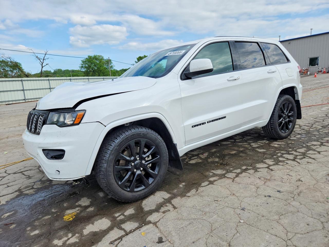 Salvage Jeep Grand Cherokee Image